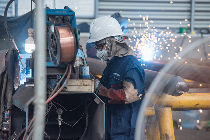 北辰网架焊接车间